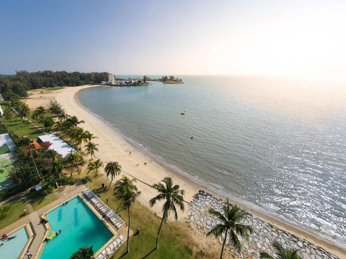 Sunny seaside paradise @ Regency Tanjung Tuan Port Dickson Bagian luar foto