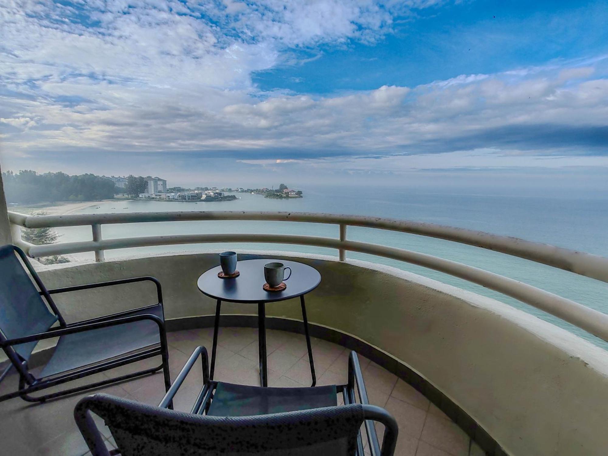 Sunny seaside paradise @ Regency Tanjung Tuan Port Dickson Bagian luar foto