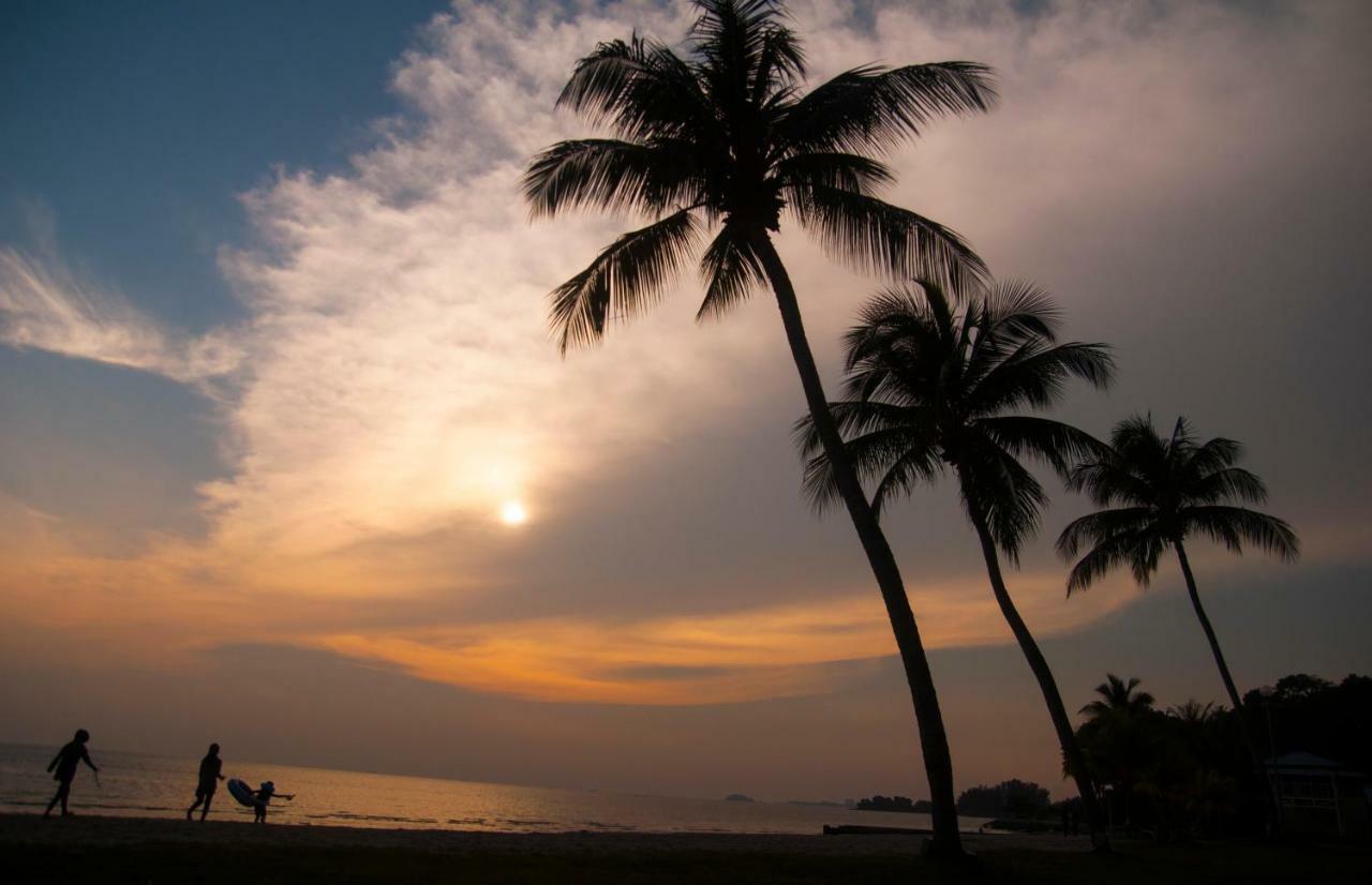 Sunny seaside paradise @ Regency Tanjung Tuan Port Dickson Bagian luar foto